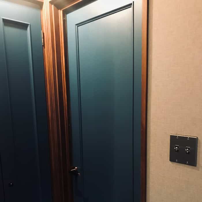 トグルスイッチとドア