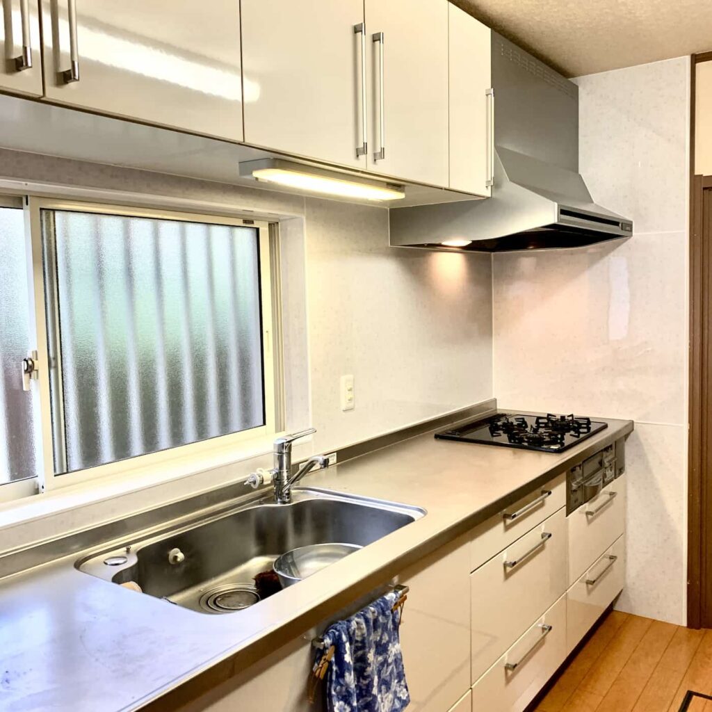 キッチンパネルの貼替工事